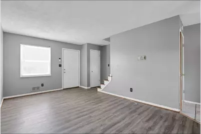 1746 Pine Tree Street S #H, Columbus, OH 43229 - Photo 5