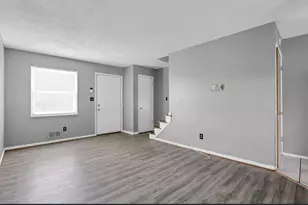 1746 Pine Tree St S, Columbus, OH 43229 - Photo 5