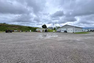 622 Pleasant Valley Rd NW, Sugarcreek, OH 44681 - Photo 1
