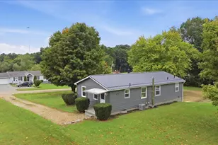 15886 Pleasant View Dr, Mount Vernon, OH 43050 - Photo 3