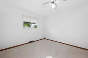 1076 Chestershire Rd, Columbus, OH 43204 - Photo 19