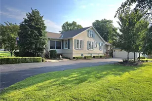 2448 Clarendon Ave, Zanesville, OH 43701 - Photo 1