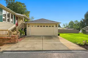 2448 Clarendon Ave, Zanesville, OH 43701 - Photo 11