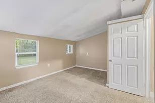2117 Denune Ave, Columbus, OH 43211 - Photo 9
