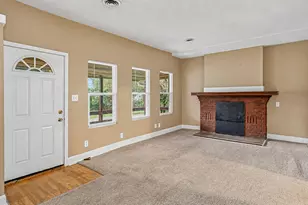 2117 Denune Ave, Columbus, OH 43211 - Photo 5