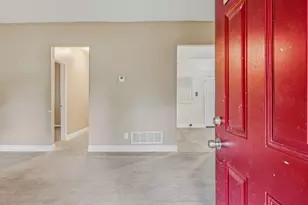 2117 Denune Ave, Columbus, OH 43211 - Photo 13