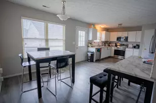1816 Village Ridge Ln, Columbus, OH 43219 - Photo 5