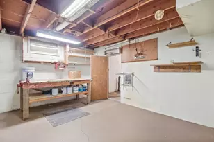3921 Harwood Rd, Columbus, OH 43228 - Photo 33