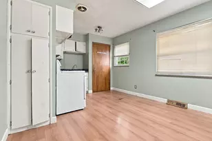 565 S Hampton Rd, Columbus, OH 43213 - Photo 13