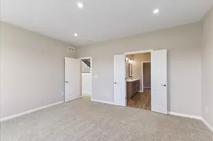 402 W Spielberg Circle, Springfield, OH 45505 - Photo 13