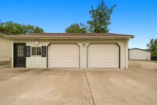1820 Adamsville Rd, Zanesville, OH 43701 - Photo 15