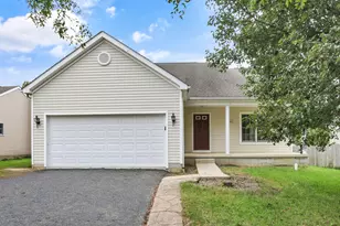 1467 Creekview Dr, Marysville, OH 43040 - Photo 1