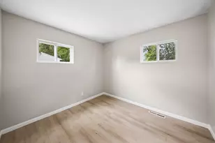 1382 Grovewood Dr, Columbus, OH 43207 - Photo 17