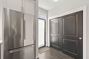 1279 N Grant Ave, Columbus, OH 43201 - Photo 11
