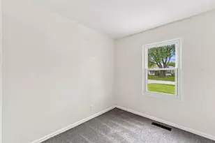 2676 Shelly Dr, Columbus, OH 43207 - Photo 13