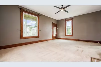 312 E 6th Avenue, Lancaster, OH 43130 - Photo 5