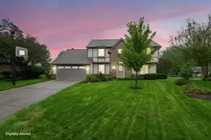 8414 Netherlands Pl, Columbus, OH 43235 - Photo 1