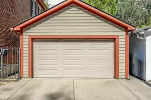 38 E Beck St, Columbus, OH 43215 - Photo 3