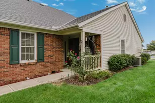 1010 Acorn Bay Dr, Galloway, OH 43119 - Photo 5