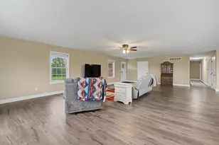 1564 Stingley Rd, Chester Township, OH 45177 - Photo 11