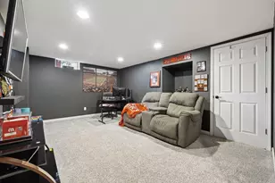 8389 Lucerne Dr, Reynoldsburg, OH 43068 - Photo 25