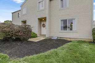 5233 Captains Ct, Columbus, OH 43220 - Photo 7