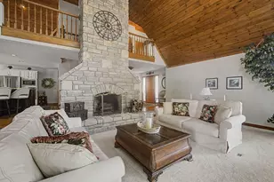 637 King Beach Dr, Howard, OH 43028 - Photo 7