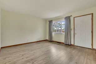 1942 Argyle Dr, Columbus, OH 43219 - Photo 5
