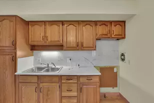 1942 Argyle Dr, Columbus, OH 43219 - Photo 7
