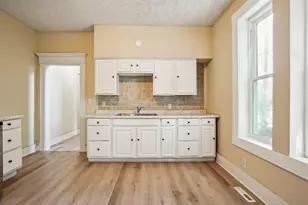 443 N Champion Ave, Columbus, OH 43203 - Photo 9