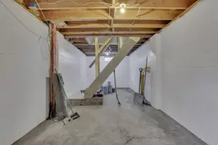 2360 Pontiac St, Columbus, OH 43211 - Photo 21