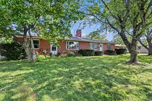 1763 Ardleigh Rd, Upper Arlington, OH 43221 - Photo 1