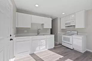 1576 Koebel Rd, Columbus, OH 43207 - Photo 5
