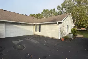 8647 Victoria Meadow Ln, Reynoldsburg, OH 43068 - Photo 13