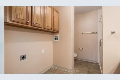 4274 Strattford Circle E, Zanesville, OH 43701 - Photo 13
