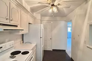 5335 Yorkshire Vlg Ln, Columbus, OH 43232 - Photo 9