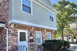 5335 Yorkshire Vlg Ln, Columbus, OH 43232 - Photo 1