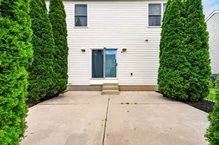 8839 Meadow Grass Ln, Lewis Center, OH 43035 - Photo 15