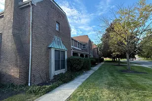 4545 Sandringham Dr, Upper Arlington, OH 43220 - Photo 5