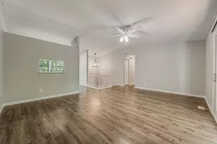 3752 Cypress Creek Dr, Columbus, OH 43228 - Photo 5