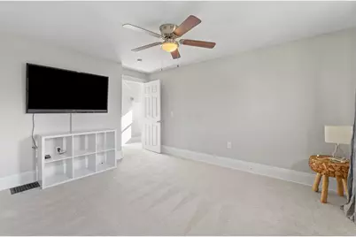 220 E Welch Avenue, Columbus, OH 43207 - Photo 13