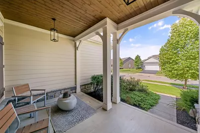 2596 Clemton Park E, Blacklick, OH 43004 - Photo 3
