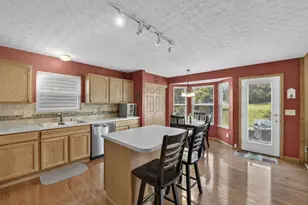 1548 Grove Hill Dr, Columbus, OH 43240 - Photo 5