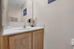 1548 Grove Hill Dr, Columbus, OH 43240 - Photo 13