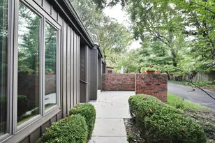 160 Glen Cir, Worthington, OH 43085 - Photo 5