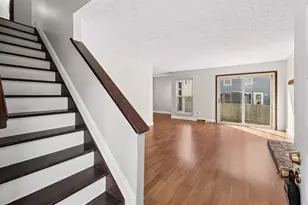 365 Halsbury Cir, Columbus, OH 43230 - Photo 3