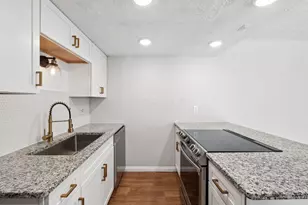 365 Halsbury Cir, Columbus, OH 43230 - Photo 15