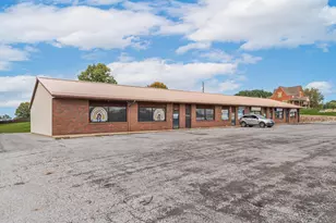 2927-2929 Maysville Pike, Zanesville, OH 43701 - Photo 1