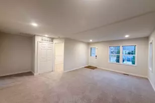 1979 E Cooke Rd, Columbus, OH 43224 - Photo 3