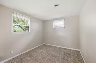 1634 Vilardo Ln, Columbus, OH 43227 - Photo 11